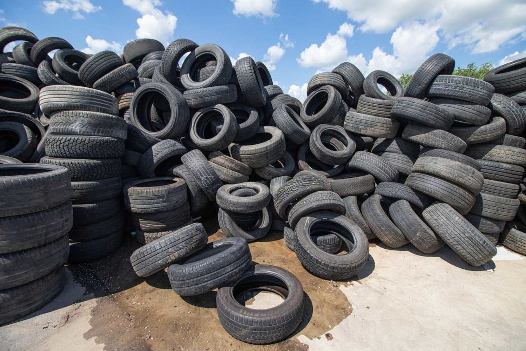 Padangų krūva nuotrauka