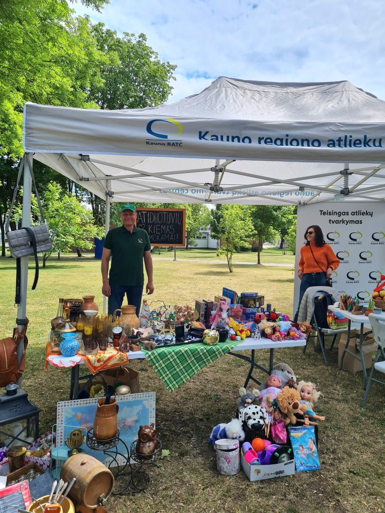 Atiduotuvių kiemas Jonavoje nuotraukų galerija